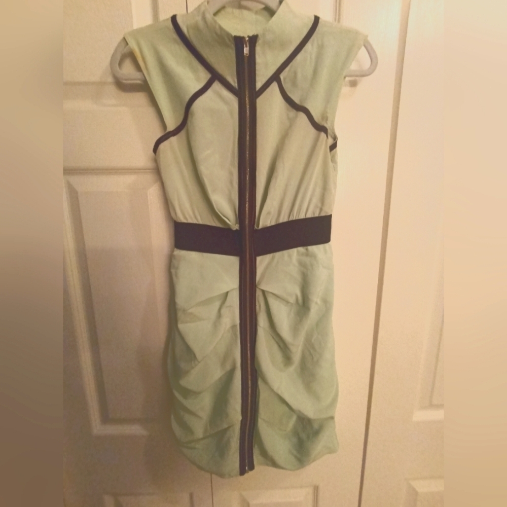 bebe/XS/Multi-Color  Sea Foam Green ColorBlock Mini Dress